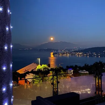 Diamante Con Vista Maggiore E Piscina Вилла Мейна