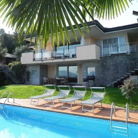 Diamante Con Vista Maggiore E Piscina Вилла Мейна