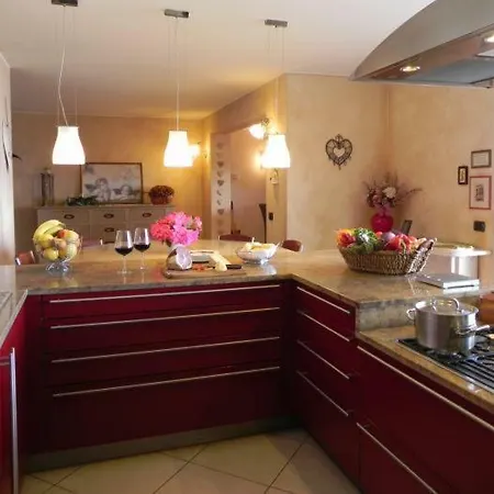 Diamante Con Vista Maggiore E Piscina Вилла