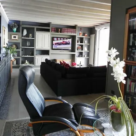 Diamante Con Vista Maggiore E Piscina Вилла Мейна