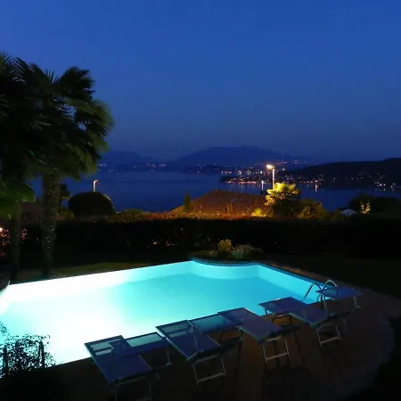 Diamante Con Vista Maggiore E Piscina Вилла