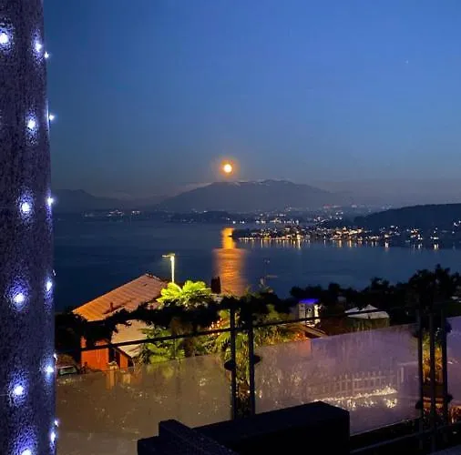 Diamante Con Vista Maggiore E Piscina Vila Meina