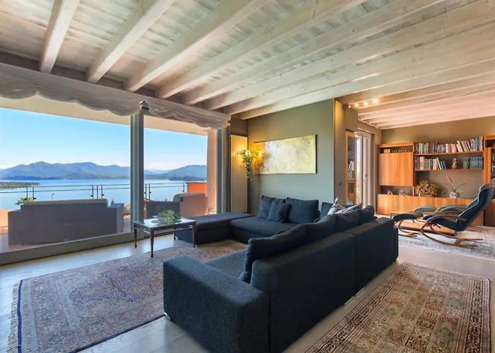 Diamante Con Vista Maggiore E Piscina Villa Meina