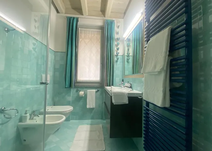 Diamante Con Vista Maggiore E Piscina Villa