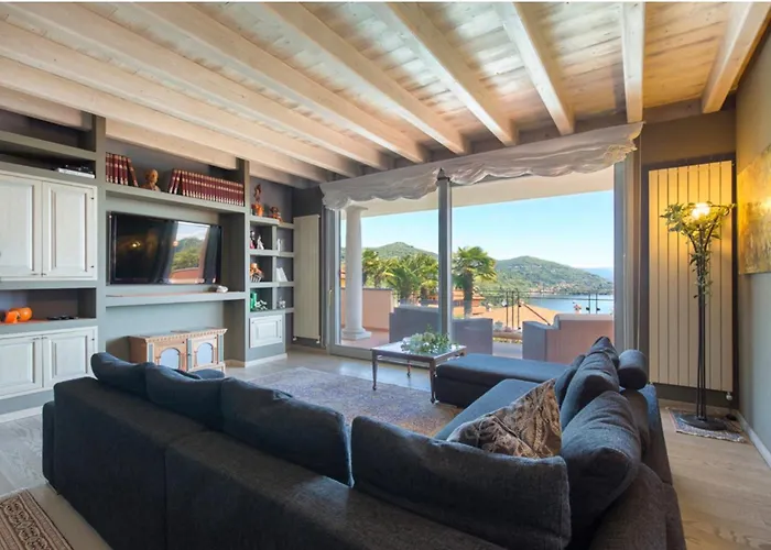 Villa Diamante Con Vista Maggiore E Piscina