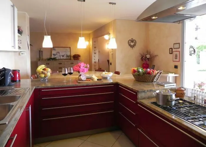 Diamante Con Vista Maggiore E Piscina Villa