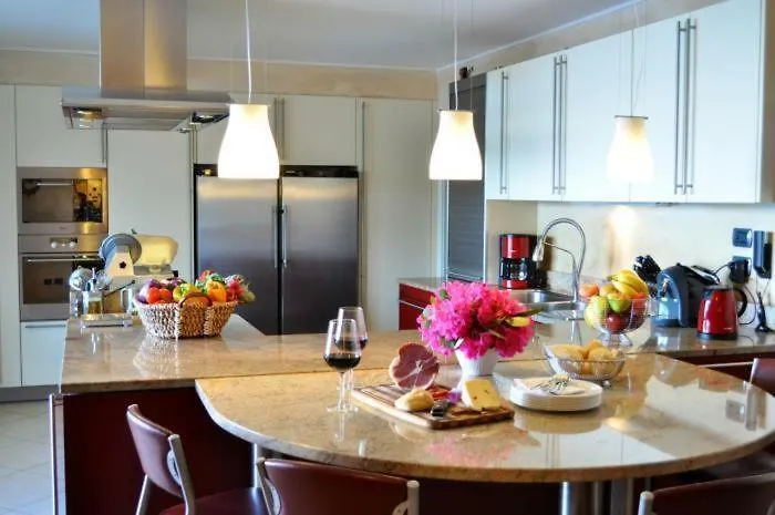 Diamante Con Vista Maggiore E Piscina Meina