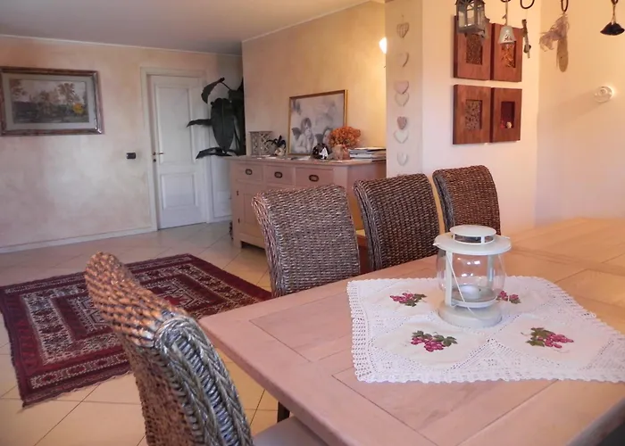 Diamante Con Vista Maggiore E Piscina