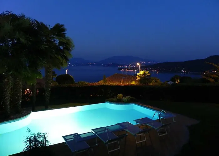 Diamante Con Vista Maggiore E Piscina Vila